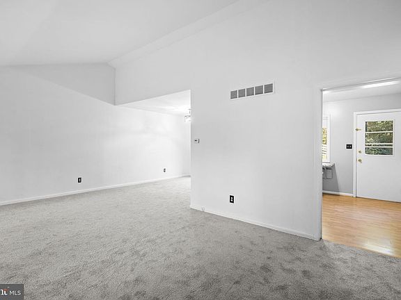 3rd image of 1775 Pleasantville Rd