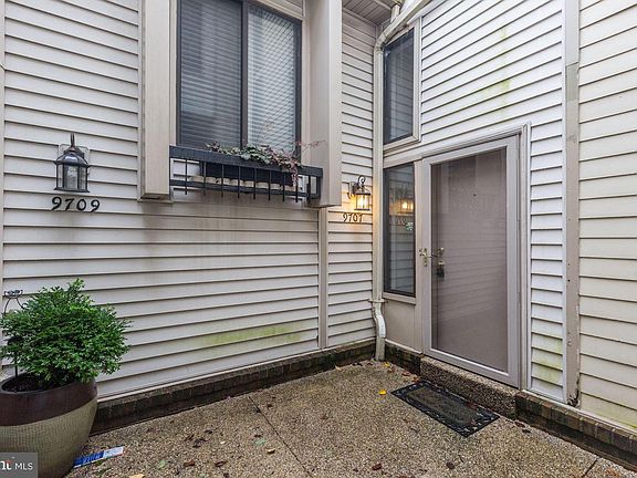 3rd image of 9707 Lake Shore Dr