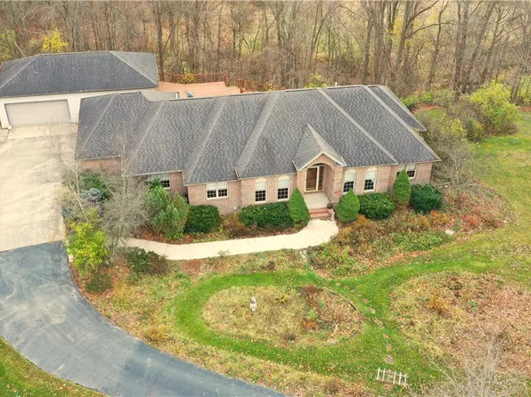 21105 Pitts Rd, Wellington, OH 44090