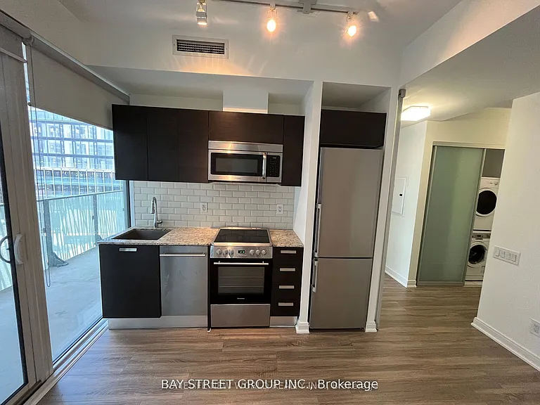 42 Charles St E #401 — Photo 7
