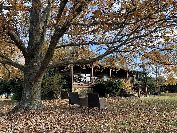 5th image of 2888 Dinky Ln