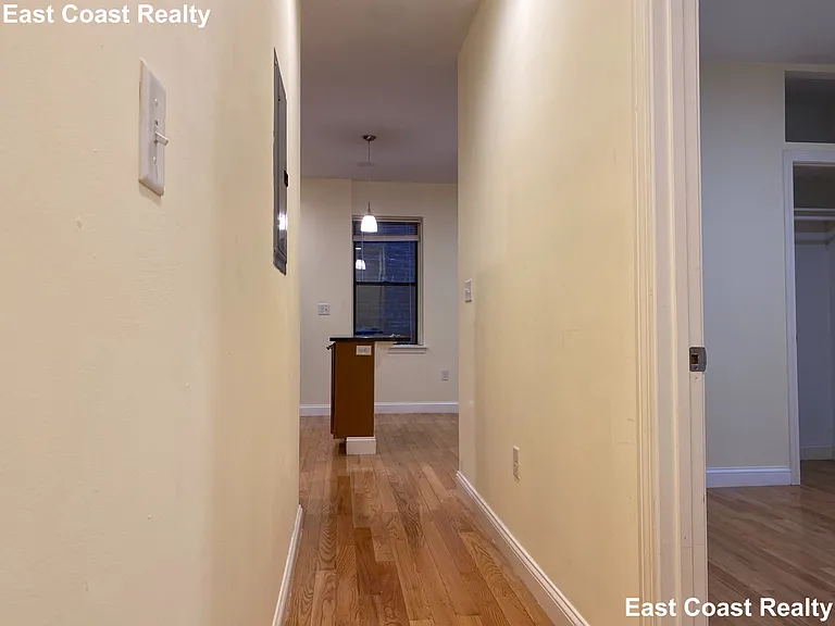24 Phillips St #12 — Photo 1