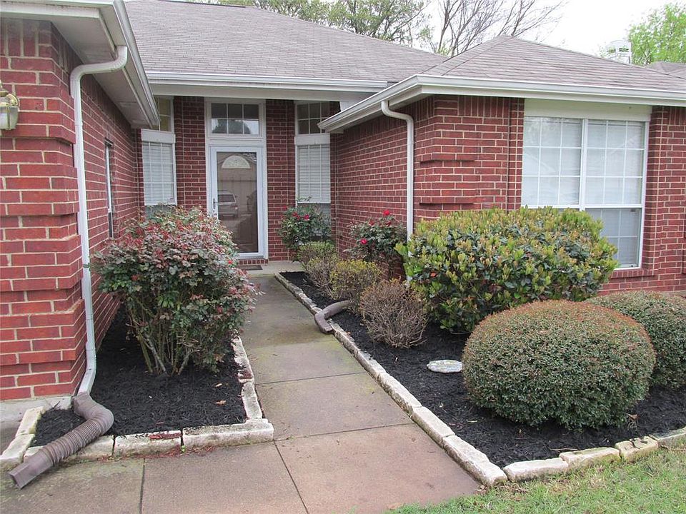 1st image of 800 Blossomwood Dr