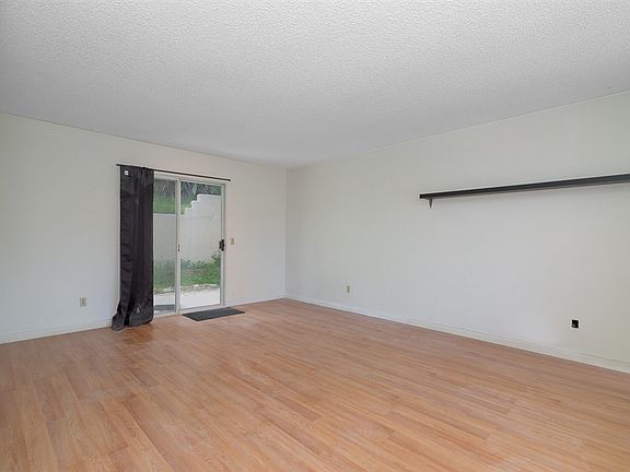 4th image of 4643 Ashby St