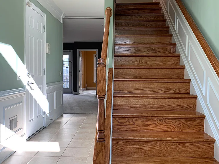 Foyer & Staircase to 2nd Floor