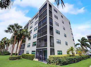 1328 Pasadena Ave S APT 201, South Pasadena, FL 33707