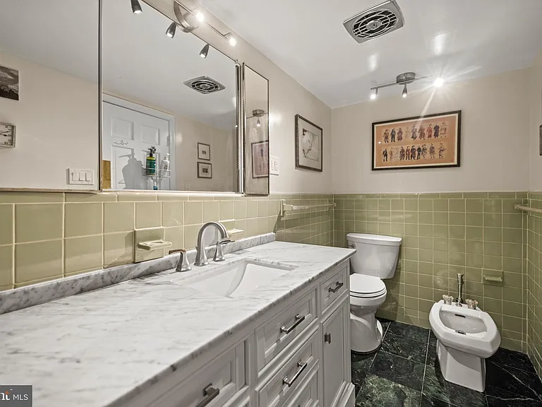 2426 I St NW — Photo 27