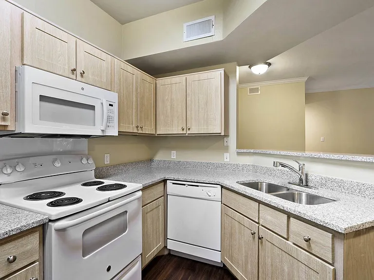 Quail Chase Apartments — Photo 22