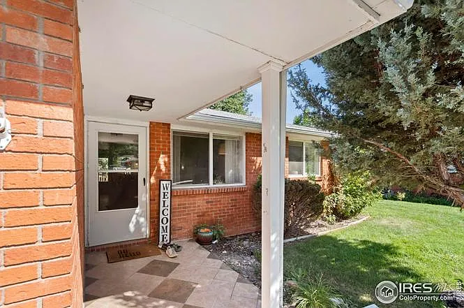 2216 Albany Ct — Photo 10