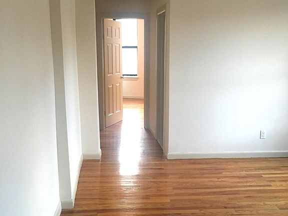 2nd image of 2085 Morris Ave APT B11