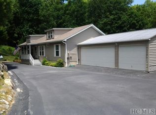 617 Browns Mountain Rd, Scaly Mountain, NC 28775