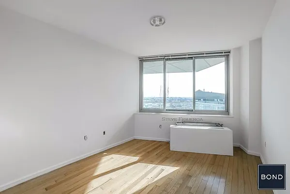 Rented by Bond New York | media 5