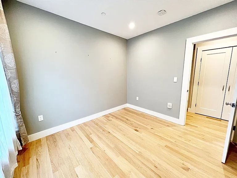 186 Havre St #8 — Photo 14