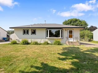 1040 2nd St NW, New Brighton, MN 55112