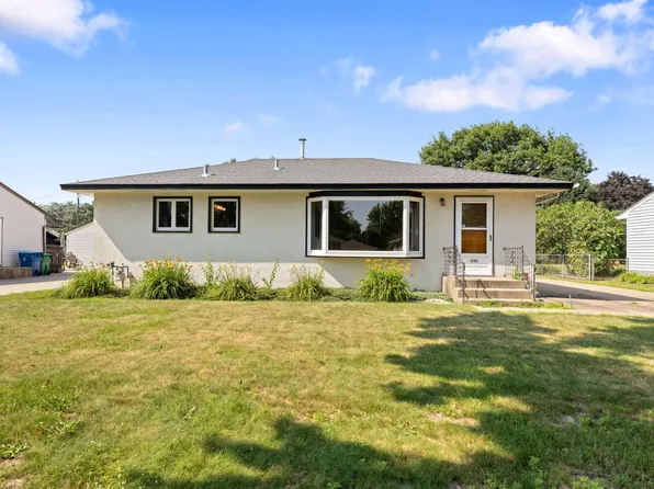 1040 2nd St NW, New Brighton, MN 55112