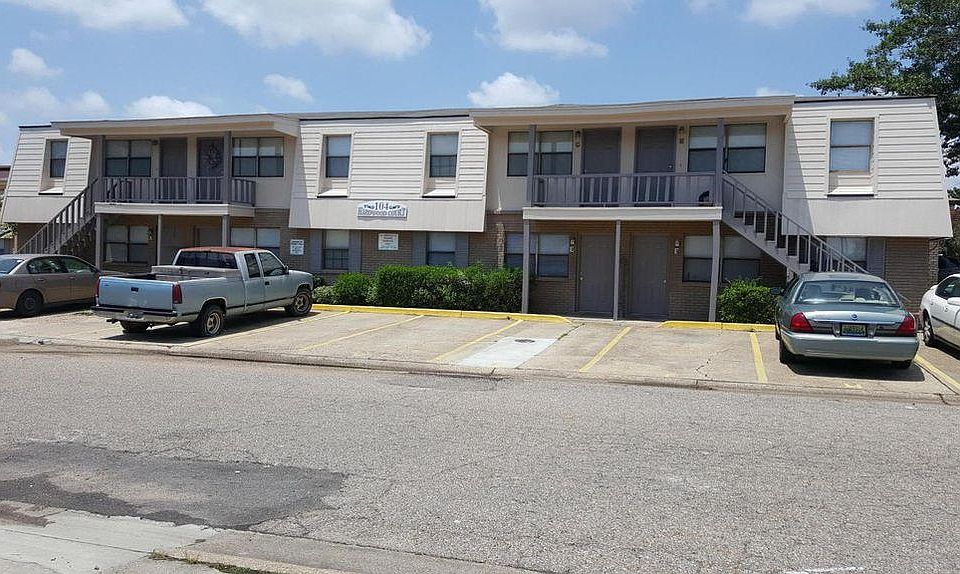 2nd image of 107 Hardwood Ct