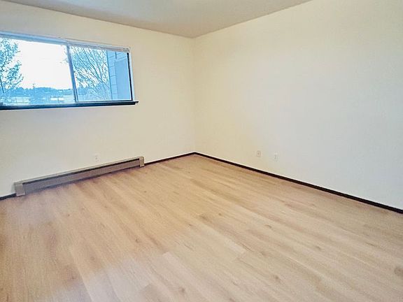 5th image of 455 SE Barrington Dr APT 103