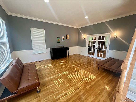 4th image of 39 Independence Way