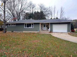408 W Chestnut St, Pardeeville, WI 53954