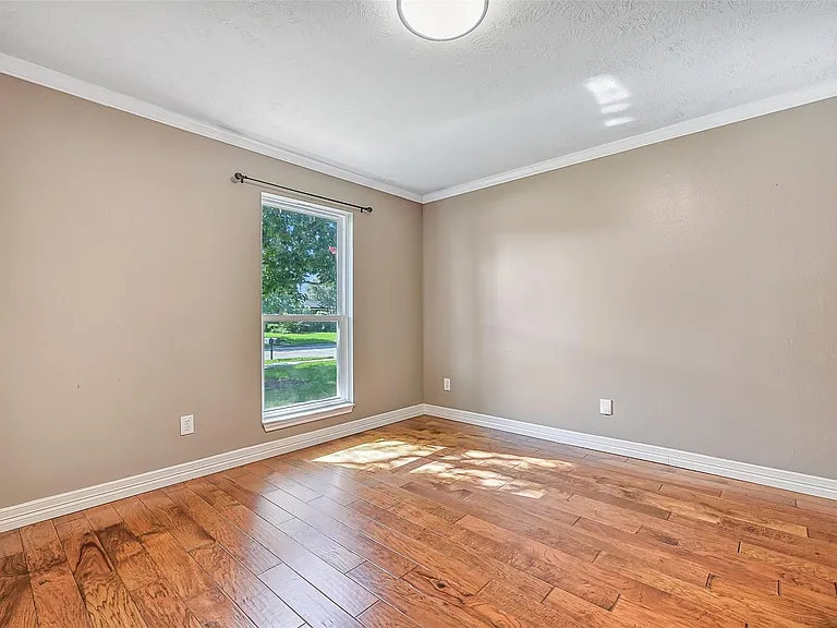 513 Meadow Bend Dr — Photo 17