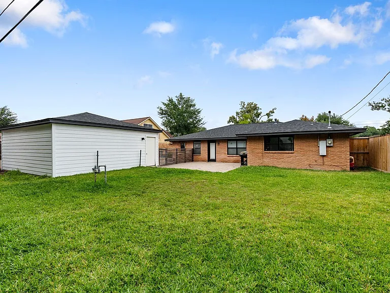 2314 Droxford Dr — Photo 21