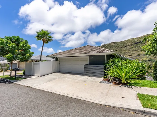1387 Miloiki St, Honolulu, HI 96825