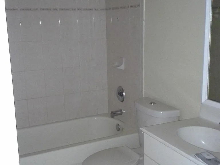 10910 SW 181st Ter — Photo 7