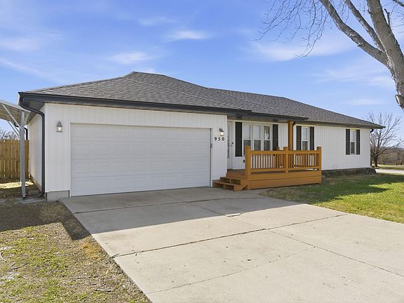 2nd image of 950 W Rosedale Road