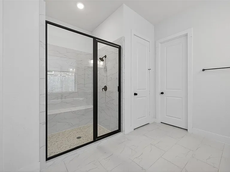 9722 Dani Lake Dr — Photo 37