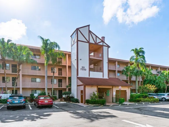 7300 Amberly Lane #402, Delray Beach, FL 33446