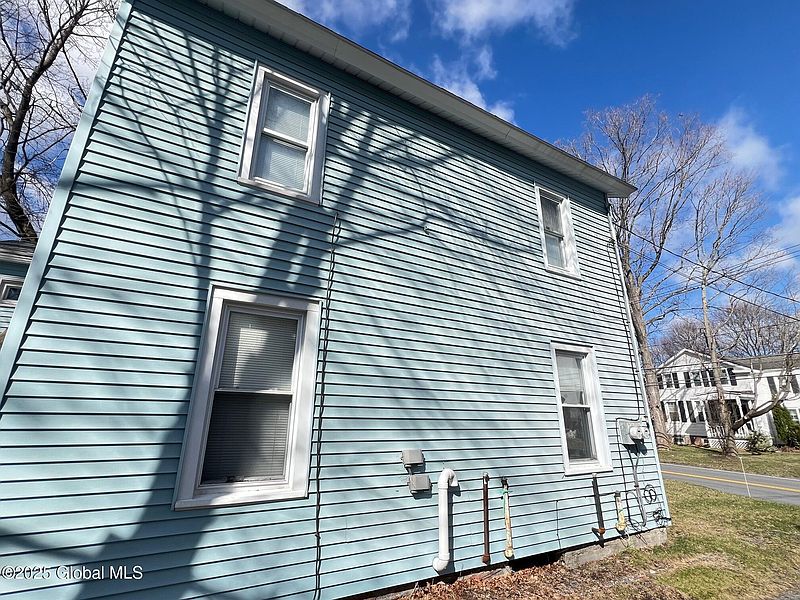 4th image of 2678 New Scotland Road