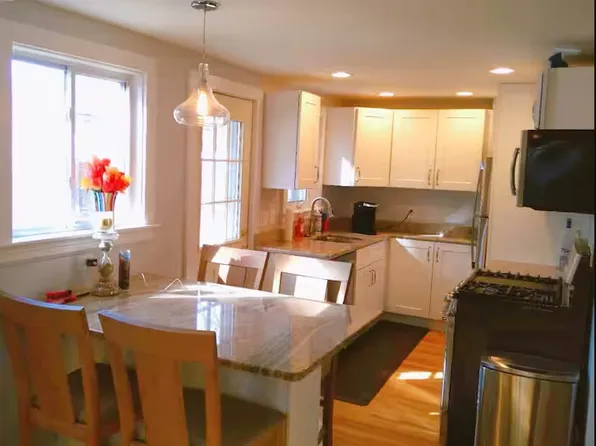 92 Oak St, Natick, MA 01760