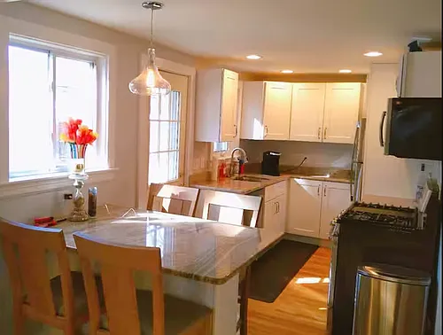 92 Oak St Photo 1