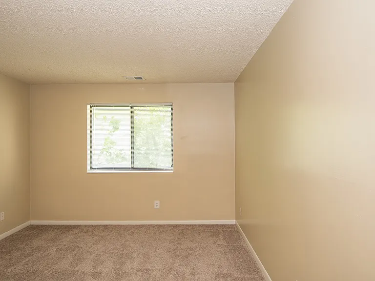 Meadow View Apartments and Townhomes — Photo 21