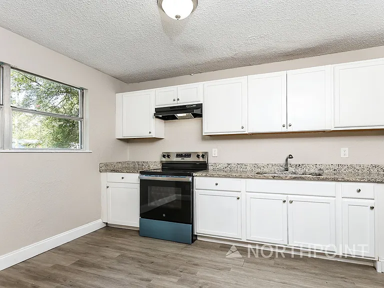6813 Tinkerbell Ln — Photo 6