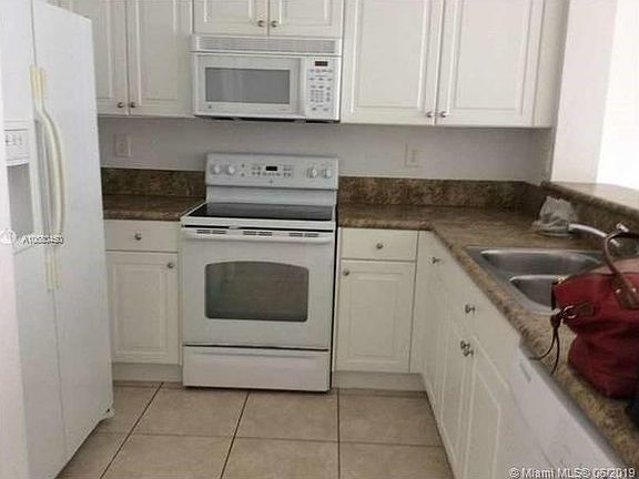 2nd image of 208 SE 29th Ave Unit 29