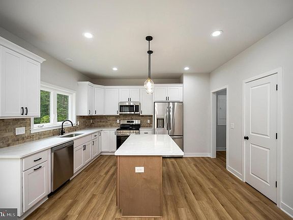 5th image of 9375 Homestead Place King