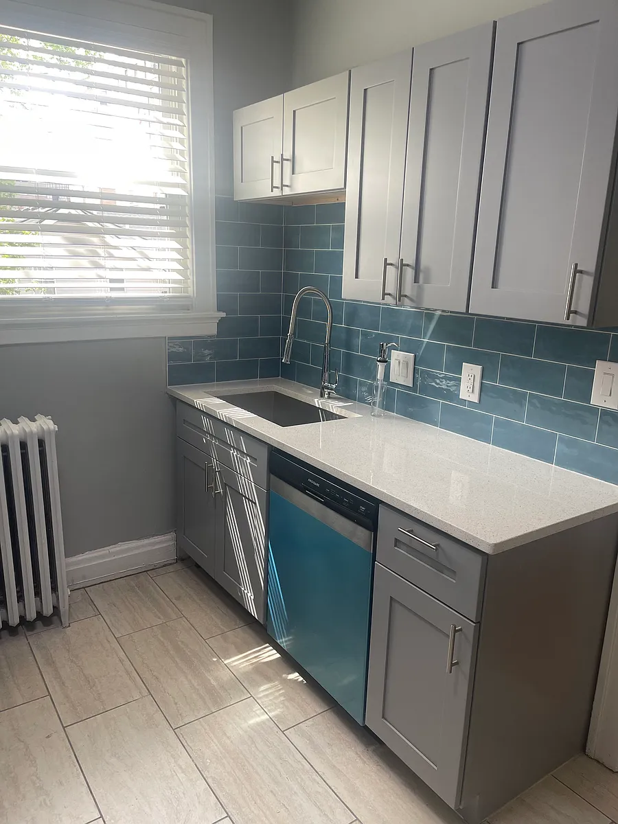 Building Photo - 411 Catherine St #1
