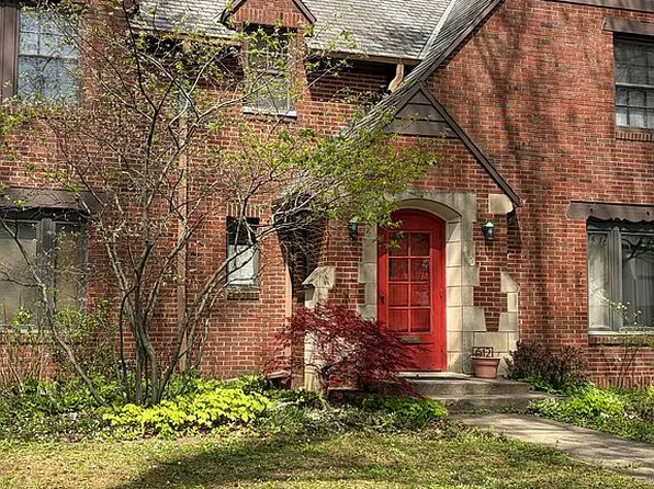 612 W Delaware Ave, Urbana, IL 61801