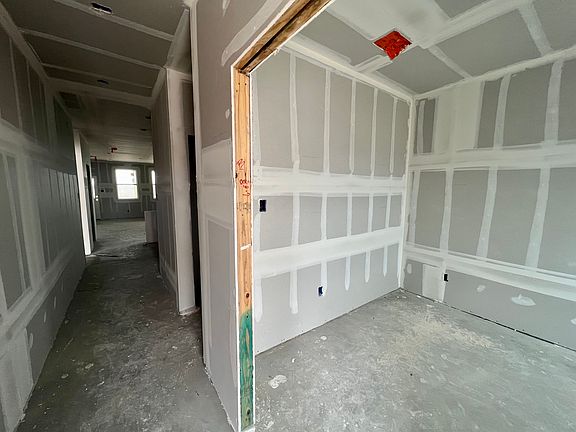 309 Blackbear Drive Interior Image 3