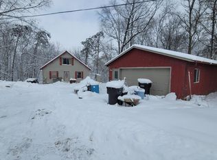 10450 Green Lake Rd, Middleville, MI 49333