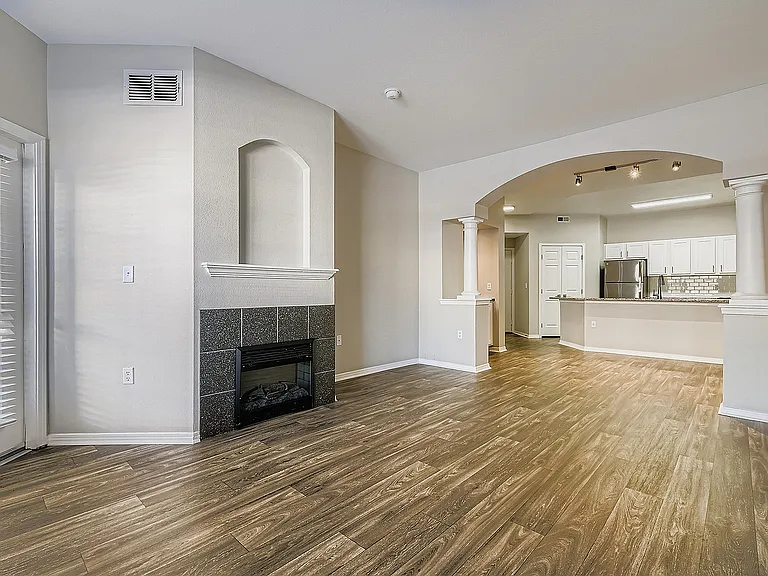 13606 Ashbrook Hts. #103 Snowcloud - Print Quality - 002 - 03 Living Room