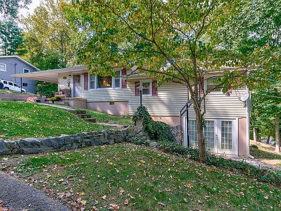 3rd image of 913 Beechwood Dr