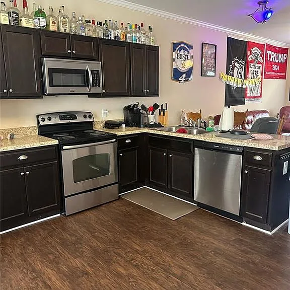 194 Strickland Ave — Photo 4