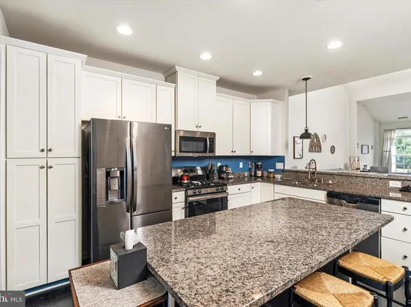 84 Heals Farm Rd, Burlington, NJ 08016