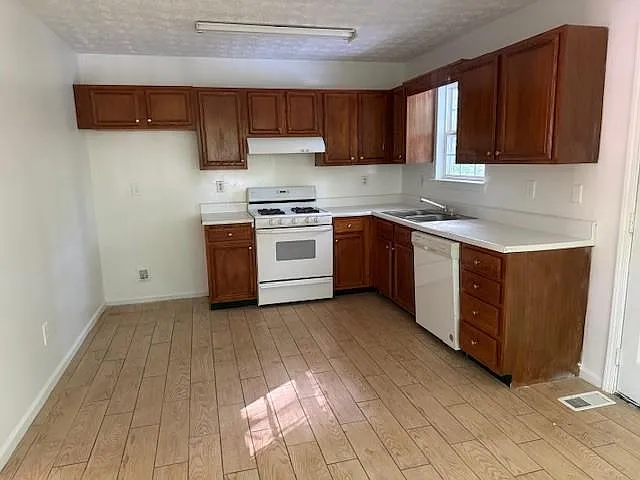 2196 Stenger Rd — Photo 4