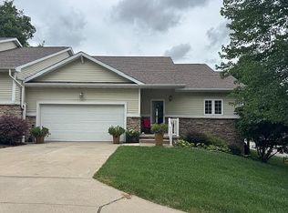 5605 Meredith Dr #8A, Des Moines, IA 50310