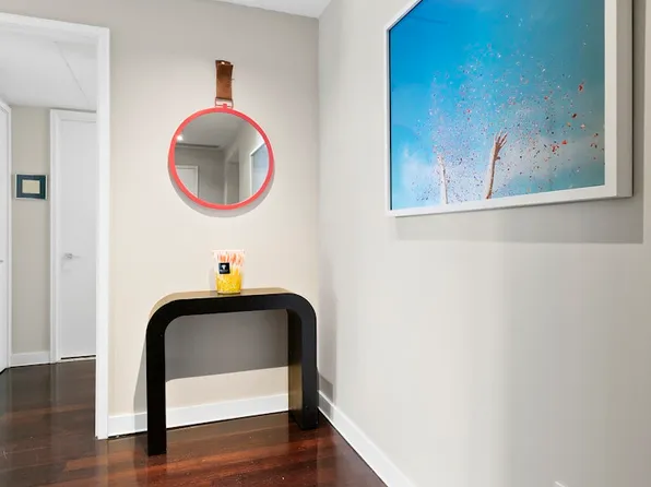 520 West 19th Street image 10 of 12