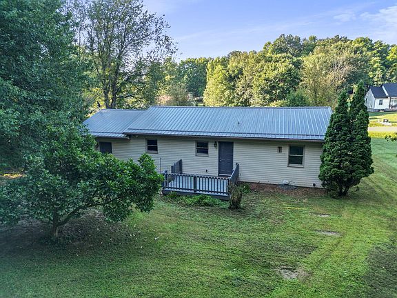 3rd image of 2783 Apple Valley Dr