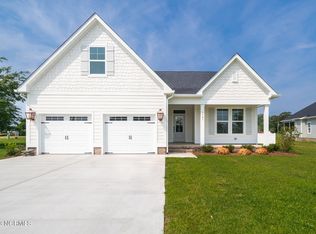 1701 Olde Farm Rd, Morehead City, NC 28557